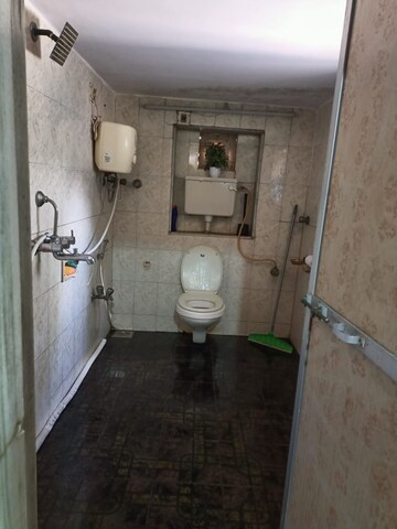 Bathroom in 4 BHK Independent House at Goregaon West – for Rent