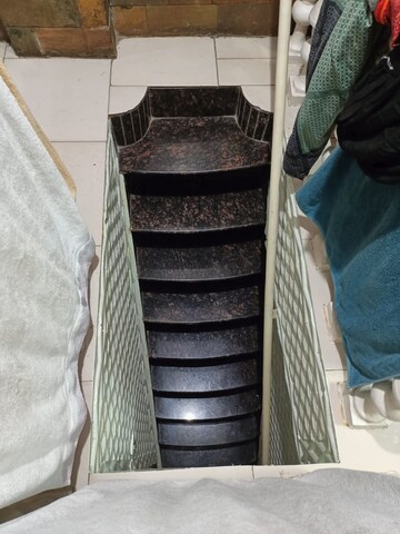 Bathroom in 4 BHK Independent House at Goregaon West – for Rent