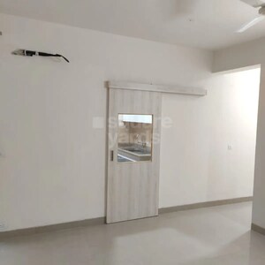 Room in 2.5 BHK Apartment at Emaar Emerald Estate, Sector 65 – for Rent