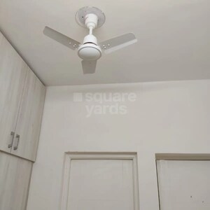 Room in 2.5 BHK Apartment at Emaar Emerald Estate, Sector 65 – for Rent