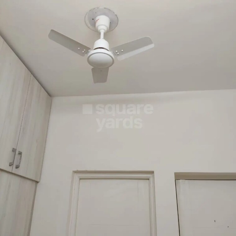 Room, emaar-emerald-estate 2.5 Bedroom 1100 Sq.Ft. Apartment In Sector 65 Gurgaon 10658195