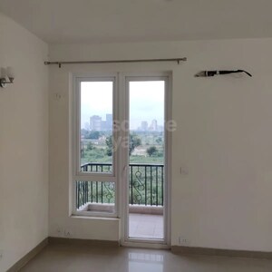 Room in 2.5 BHK Apartment at Emaar Emerald Estate, Sector 65 – for Rent