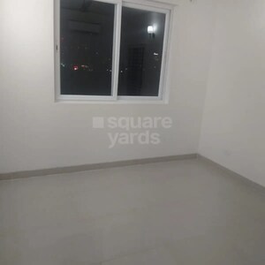 Room in 2.5 BHK Apartment at Emaar Emerald Estate, Sector 65 – for Rent