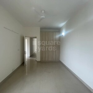 Room in 3.5 BHK Apartment at Emaar Emerald Estate, Sector 65 – for Rent