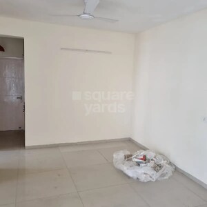 Room in 3 BHK Apartment at Emaar Emerald Estate, Sector 65 – for Rent