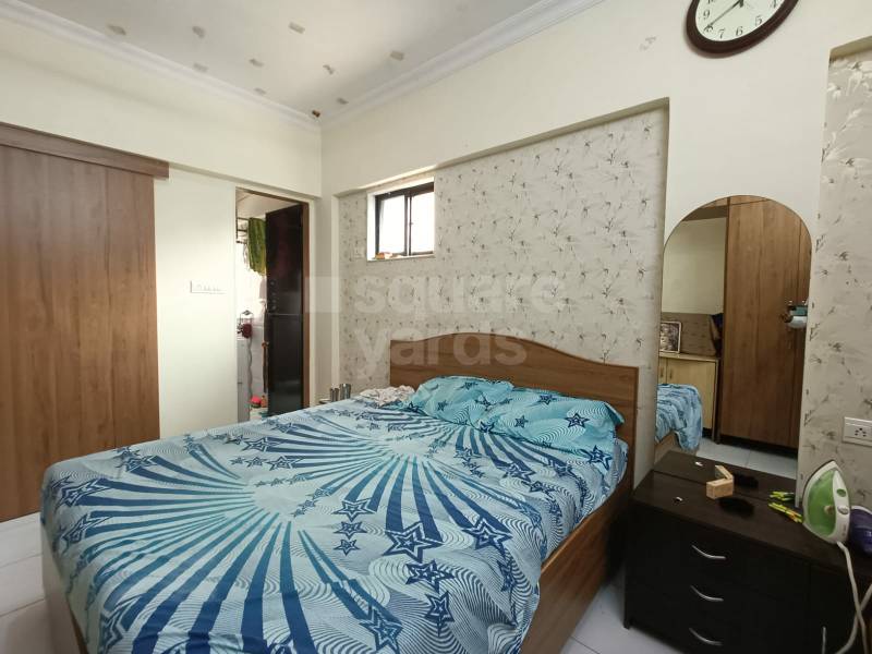 1 BHK + Extra Room Apartment For Sale in Lokhandwala Riviera Tower