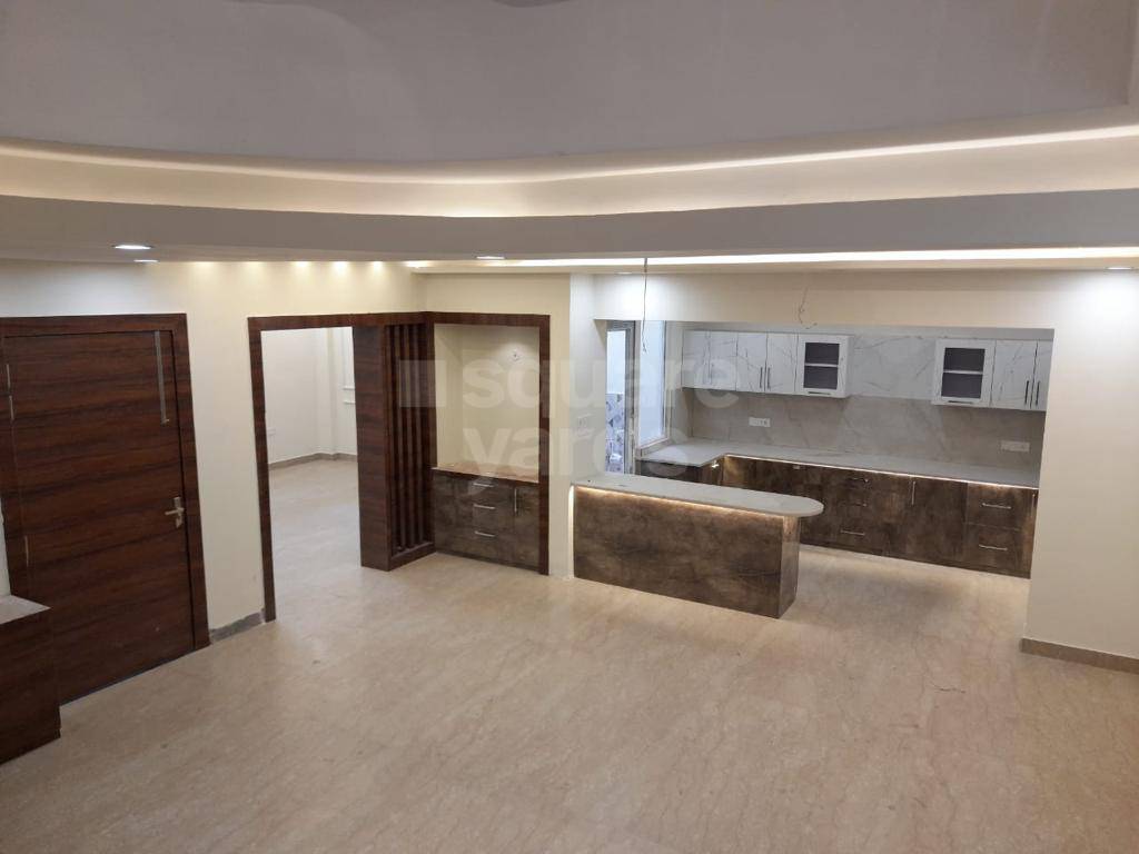 Resale 5 Bedroom 5000 Sq.Ft. Villa in Vishesh Khand, Gomati Nagar