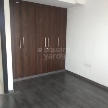 Room in 4 BHK Apartment at Tata Primanti-Tower Residences, Sector 72 – for Rent