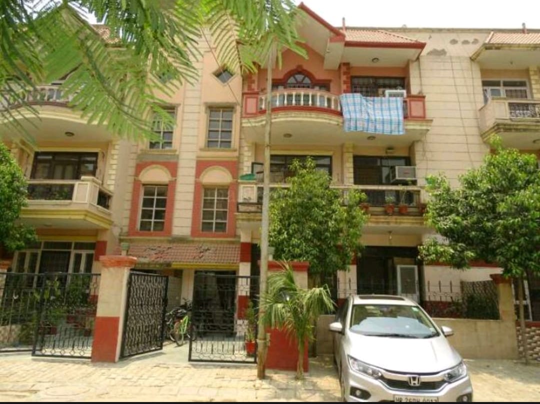 Resale 3 Bedroom 2160 Sq.Ft. Independent House in Uppal Southend, Sector 49 Gurgaon 5000981