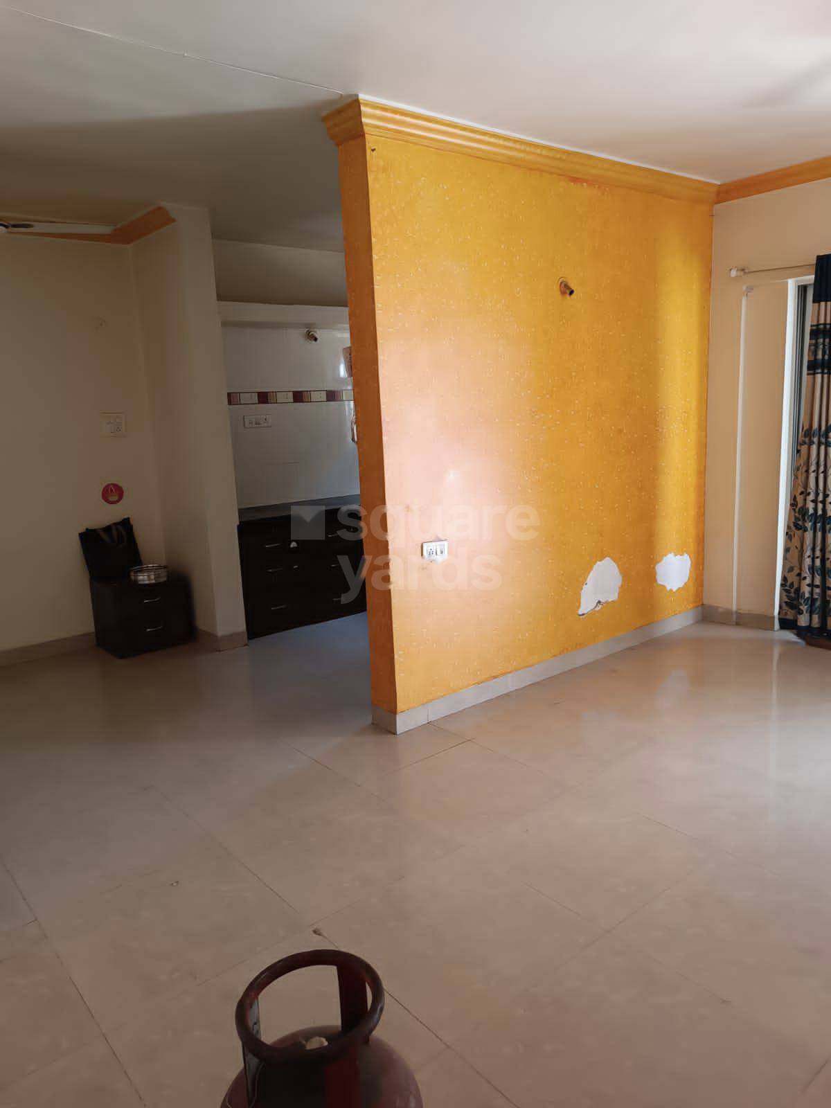 Rental 2 Bedroom 1000 Sq.Ft. Apartment in Hari Ganga Phase II