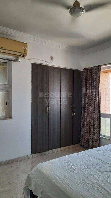 Room in 4 BHK Apartment at Hiranandani Gardens Glen Ridge, Powai – for Rent