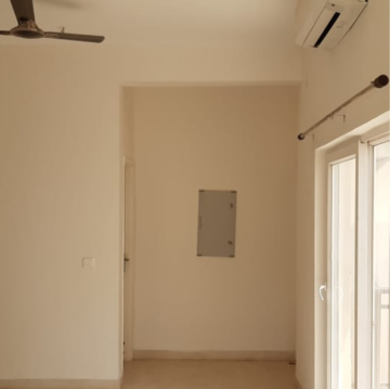 Room in 3 BHK Apartment at BPTP Astaire Gardens, Sector 70a – for Rent
