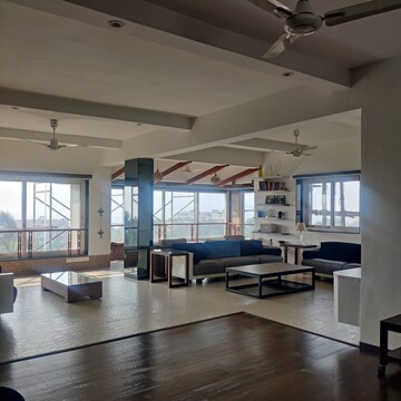 Living Room in 3 BHK Apartment at Juhu – for Rent