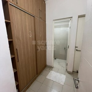 Bathroom in 3 BHK Apartment at Emaar Emerald Estate, Sector 65 – for Rent