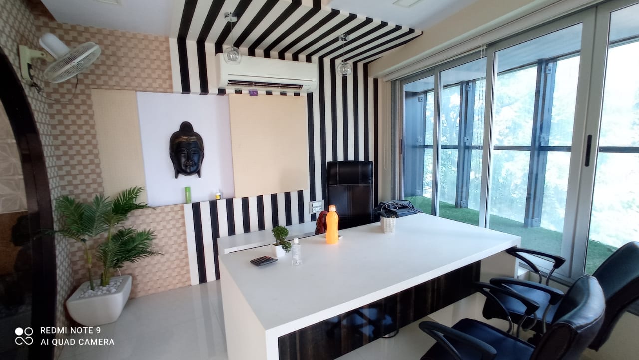 Rental Commercial Office Space 290 Sq.Ft. in Adajan Surat 5247500