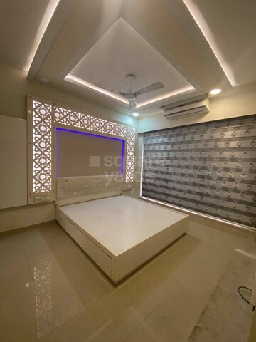 2 BHK Apartment For Sale in Rustomjee Elanza, Malad West