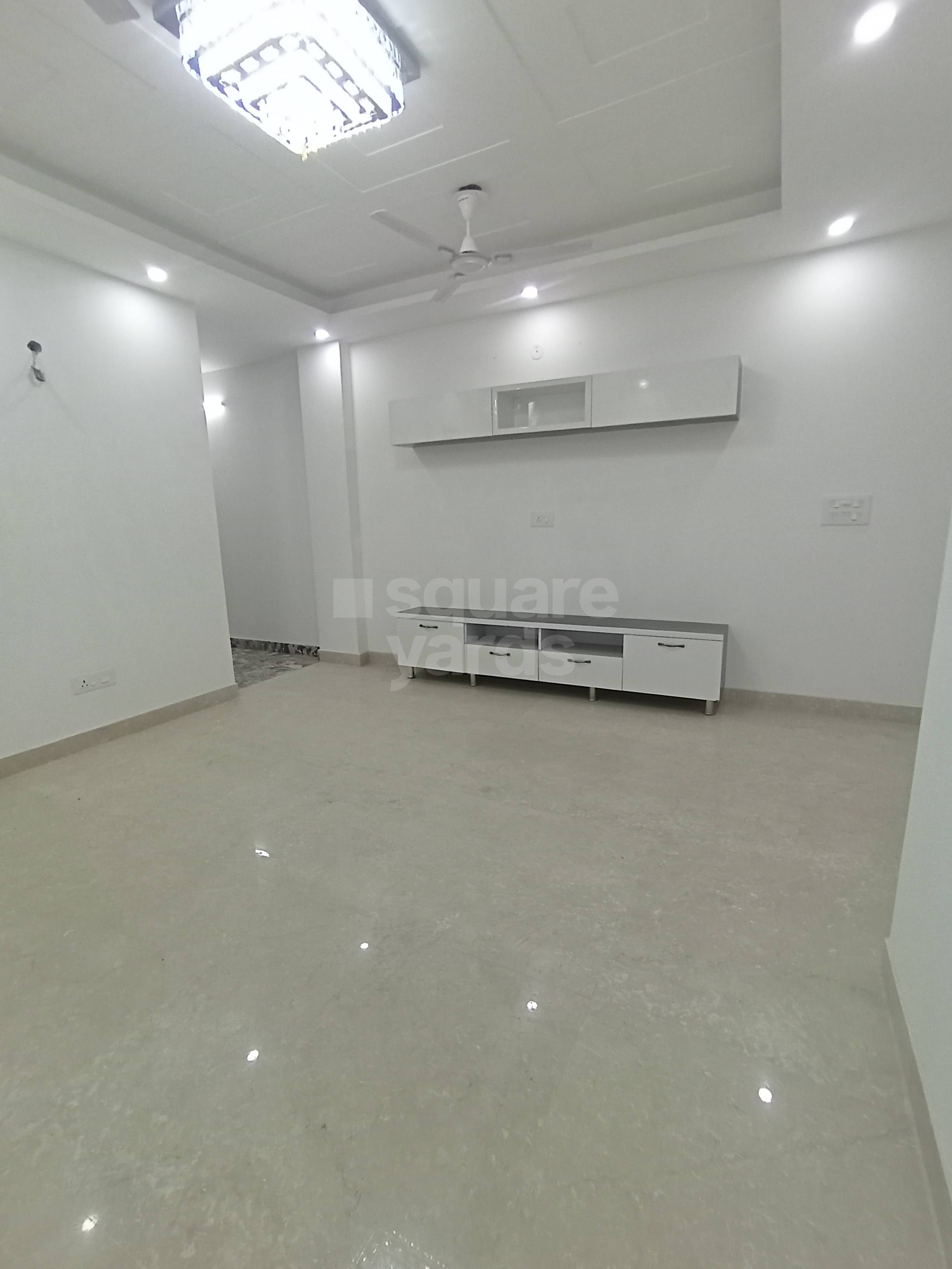 Resale 3 Bedroom 1125 Sq.Ft. Builder Floor in Shivalik Apartments