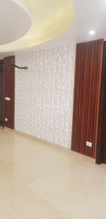 Room in 3 BHK Apartment at Emaar Emerald Estate, Sector 65 – for Sale