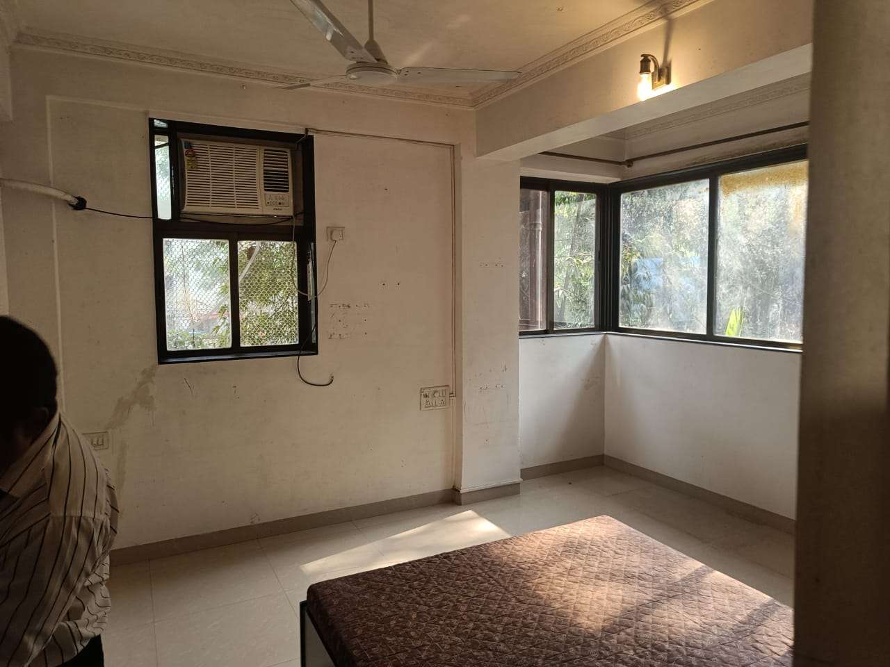 Rental 1.5 Bedroom 600 Sq.Ft. Apartment In Carter Road Mumbai - 5069438