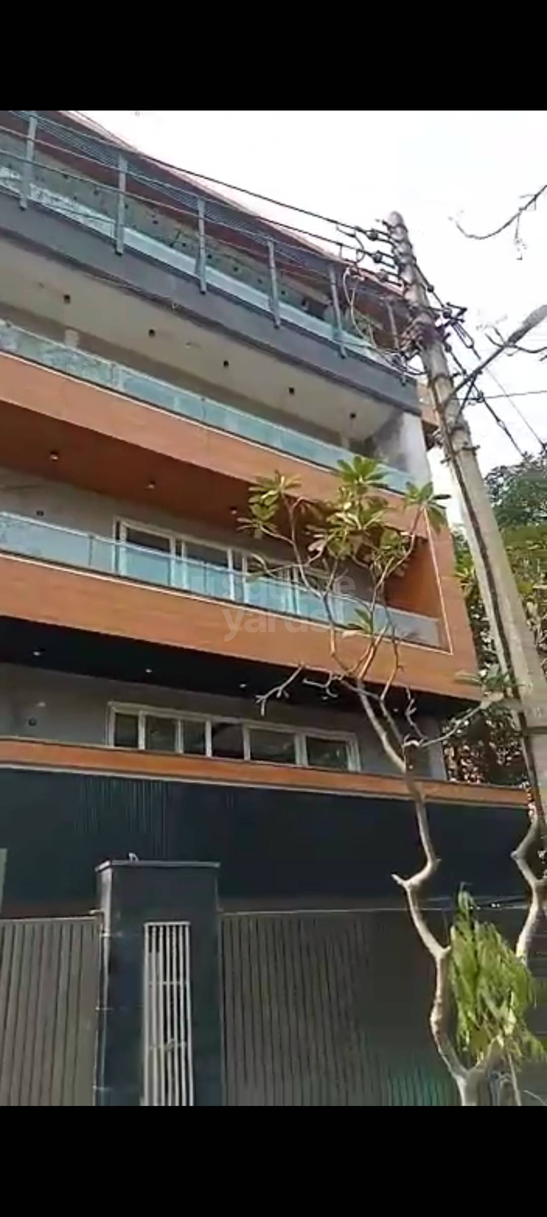 Resale 6+ Bedroom 402 Sq.Yd. Independent House in Defence Colony Villas