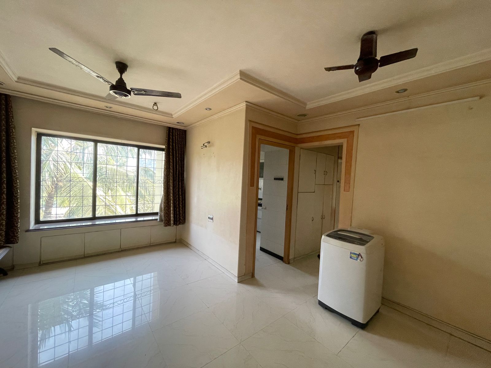 Resale 2 Bedroom 750 Sq.Ft. Apartment in Aruna Smruti Apartment
