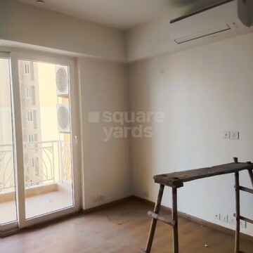 Room in 3 BHK Apartment at AIPL Zen Residences, Sector 70a – for Rent