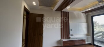 Room in 4 BHK Builder Floor at Malibu Town – for Sale