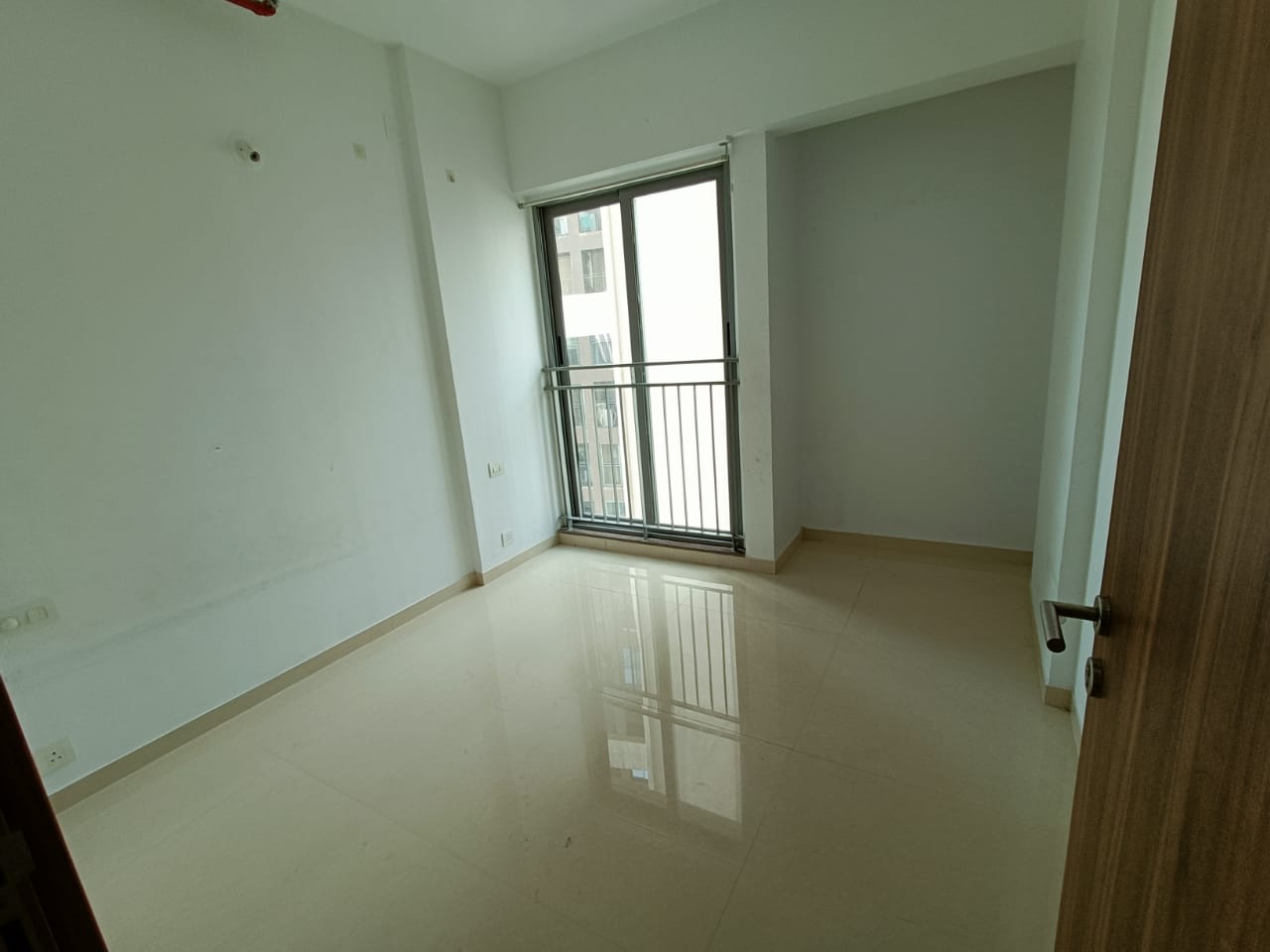 Rental 2 Bedroom 718 Sq.Ft. Apartment in Kalpataru Sunrise Grande ...