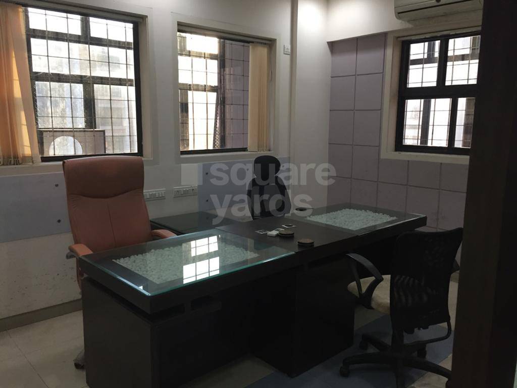 Rental Commercial Office Space 3000 Sq.Ft. in Evershine Mall, Malad