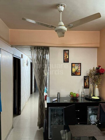 Room in 1 BHK Apartment at Bhoomi Legend, Kandivali East – for Sale