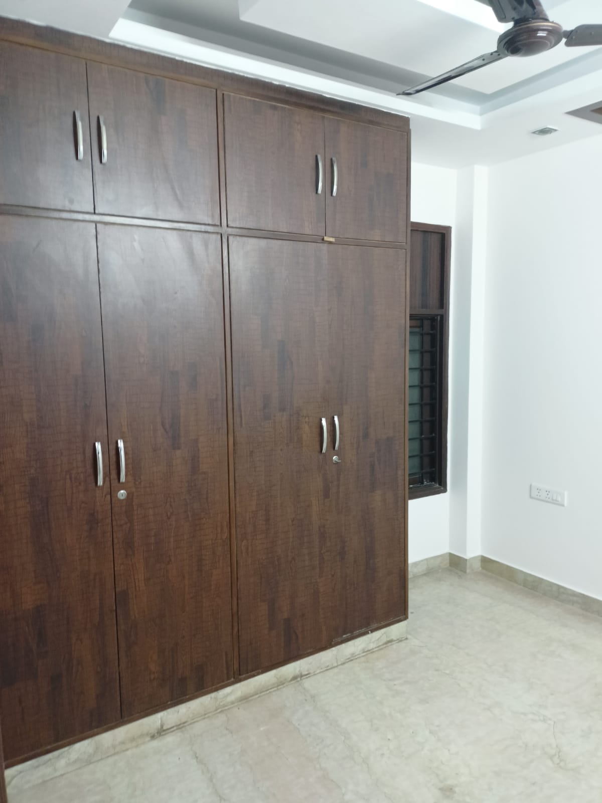 Rental 3 Bedroom 1400 Sq.Ft. Apartment in Tower Height Apartment