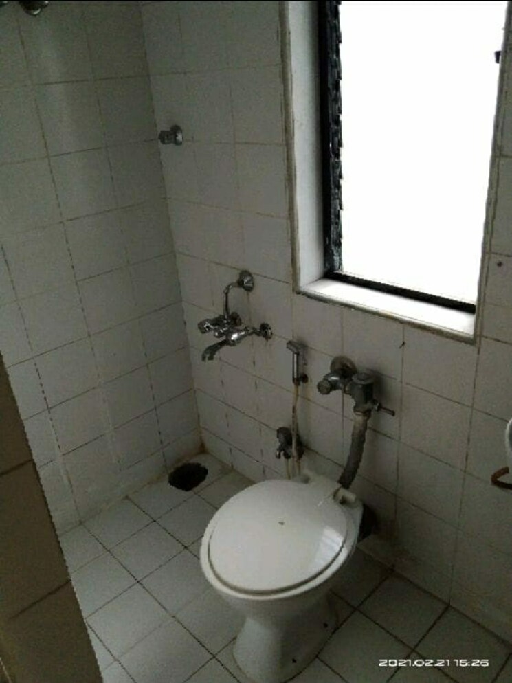 Bathroom, raj-tower-kandivali 2 Bedroom 650 Sq.Ft. Apartment In Kandivali East Mumbai 5097083