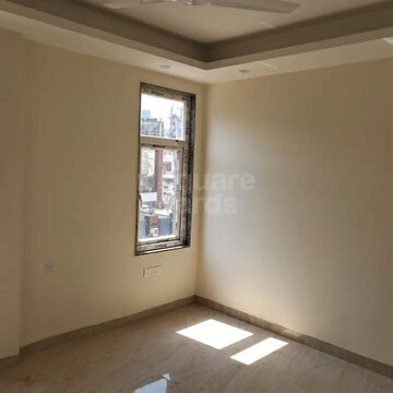 Room in 3 BHK Builder Floor at Sector 57 – for Rent