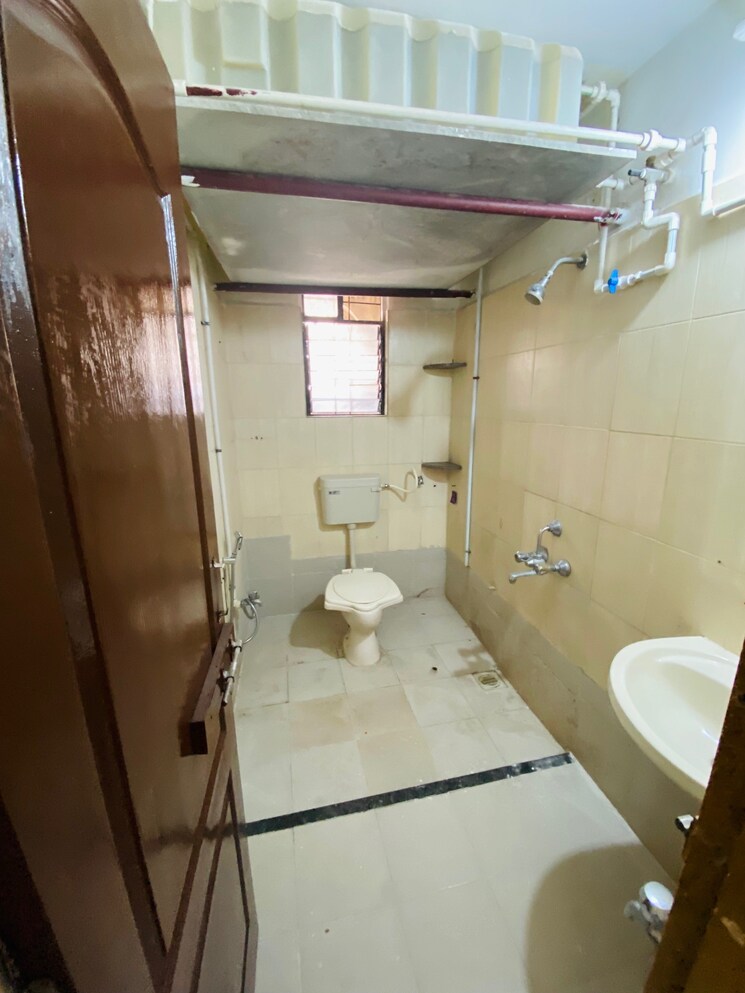 Bathroom, archana-hill-town 3 Bedroom 1500 Sq.Ft. Apartment In Kondhwa Pune 5098573