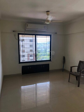 Room in 3 BHK Apartment at Sobha Garnet, Kondhwa – for Rent