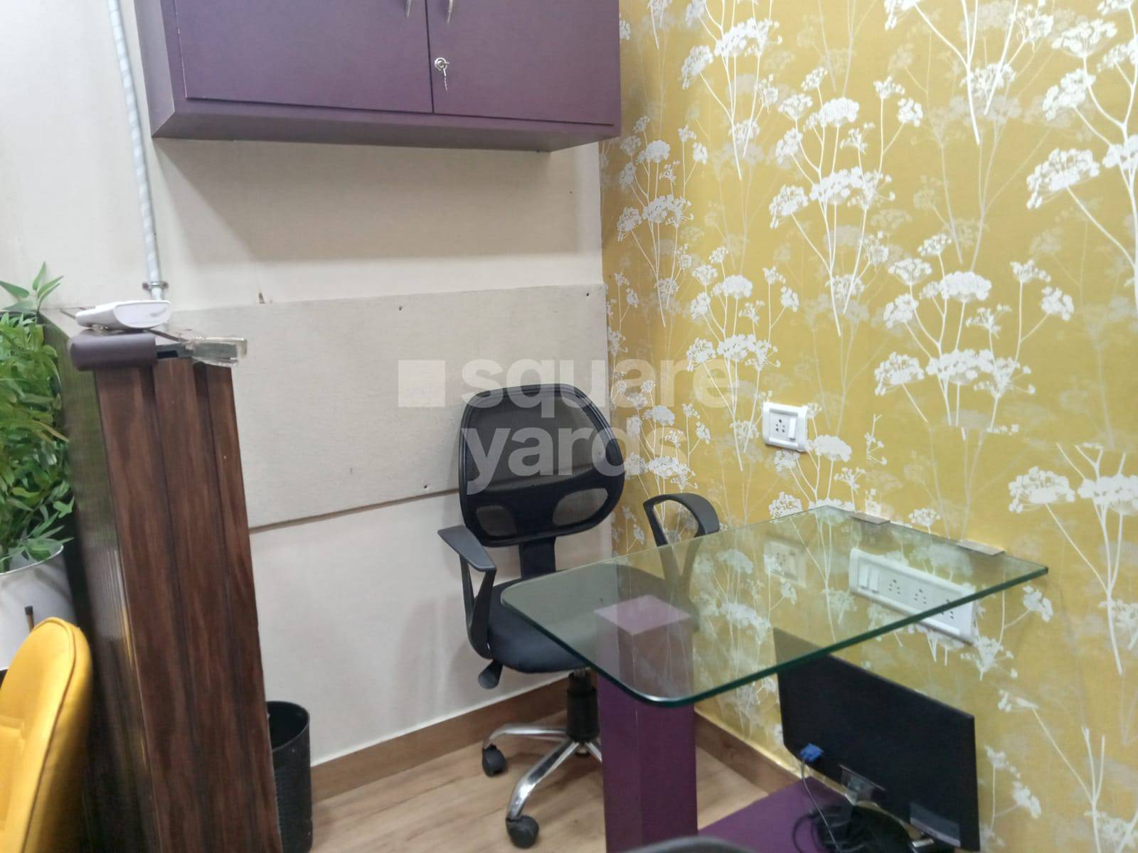 Rental Commercial Office Space 170 Sq.Ft. in Evershine Mall, Malad West