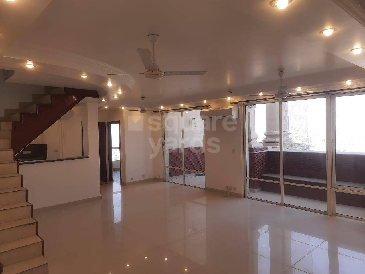 Rental 4 Bedroom 1350 Sq.Ft. Penthouse in DLF Regency Park II, Sector