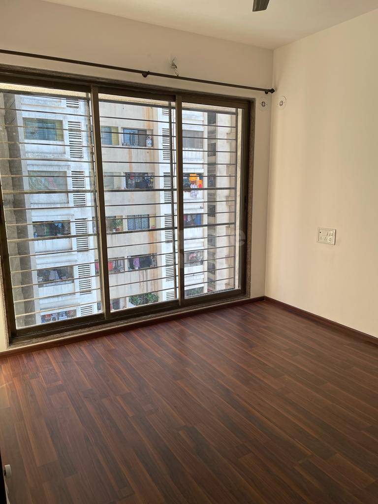 Rental 2 Bedroom 600 Sq.Ft. Apartment in K Raheja Palm Court, Malad