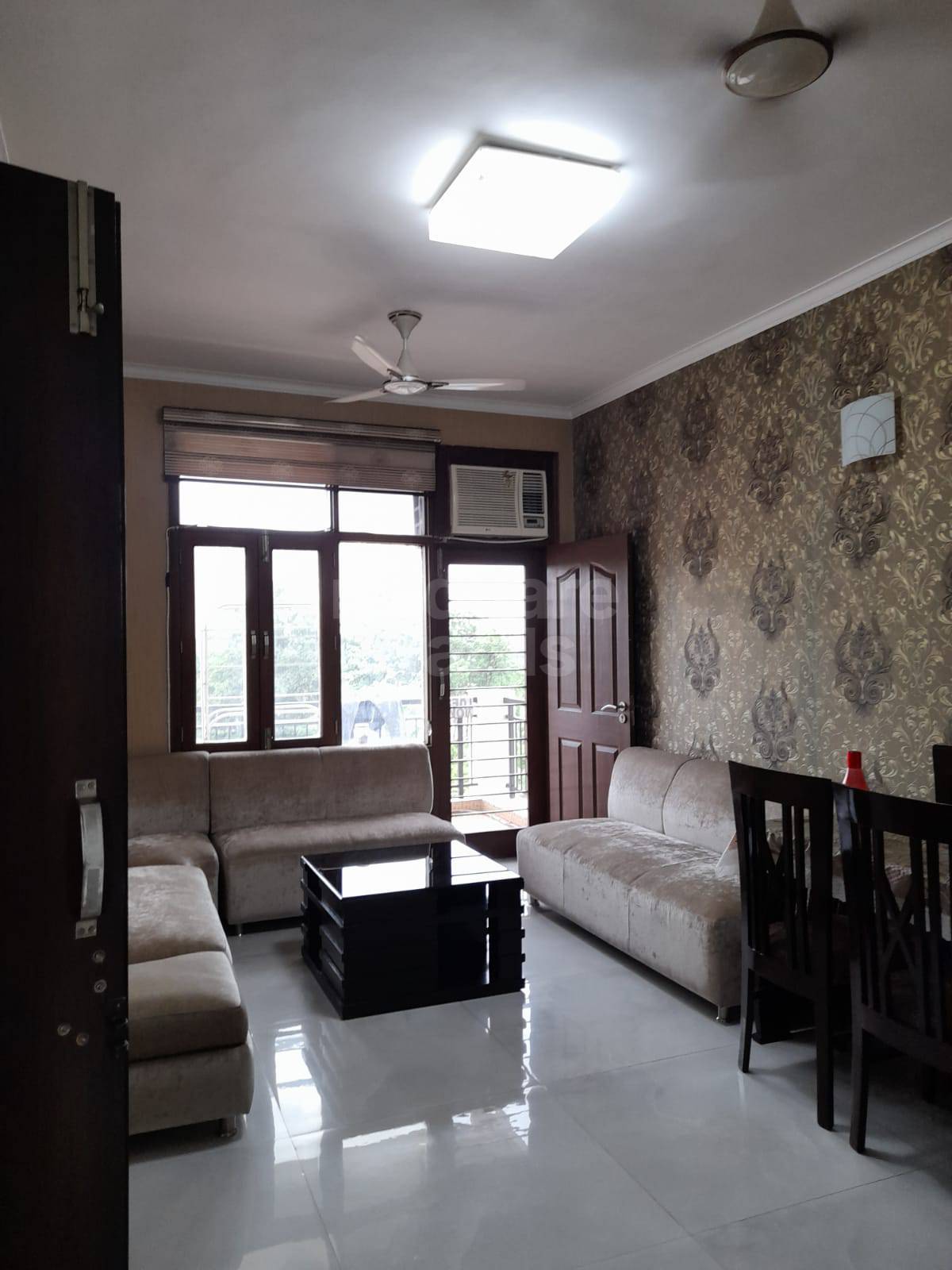 Resale 3 Bedroom 1560 Sq.Ft. Apartment in Radhey krishna Casa Greens