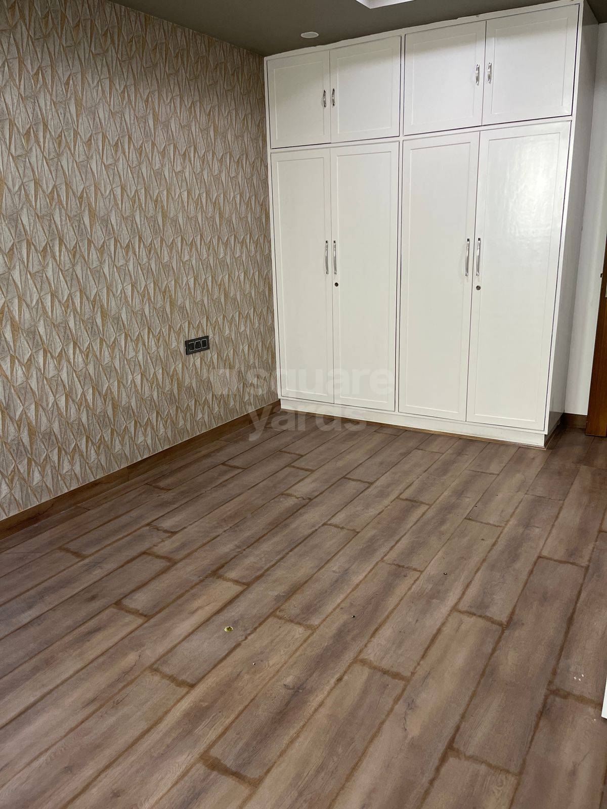 Resale 3 Bedroom 1350 Sq.Ft. Apartment in Indraprastha Delhi 5110166