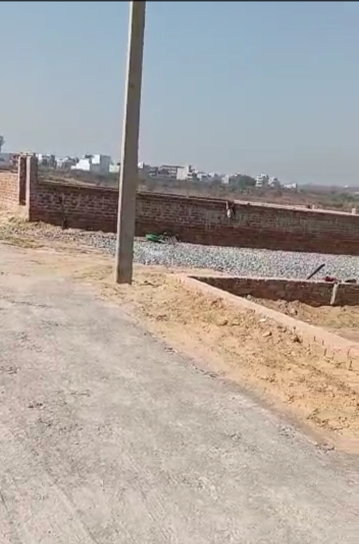 Resale 1572 Sq.Ft. Plot in Amar Shaheed Path Lucknow - 5112546