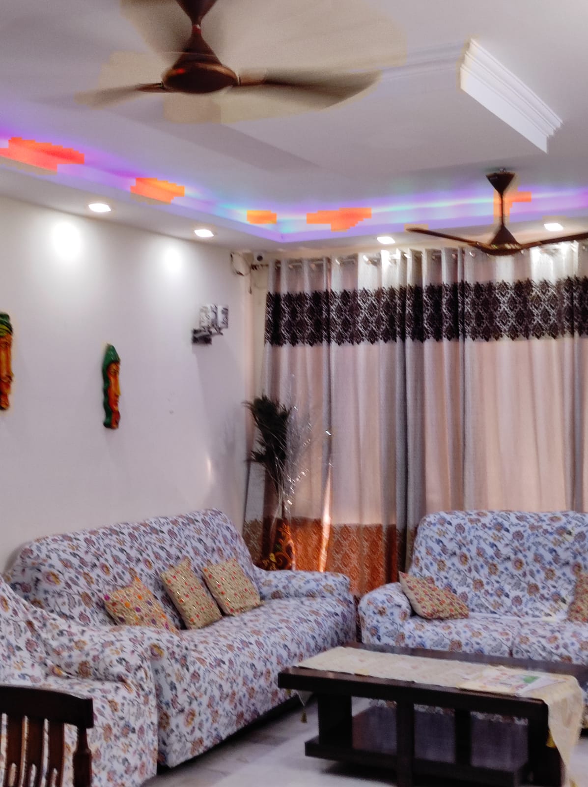 Rental 5 Bedroom 2700 Sq.Ft. Independent House in Palam Vihar Gurgaon