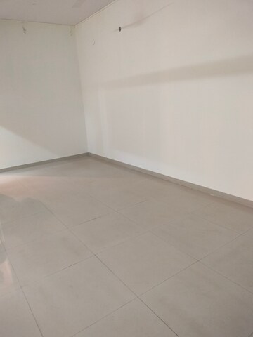 Attached Bathroom in 2.5 BHK Apartment at Oberoi Springs, Andheri West – for Rent