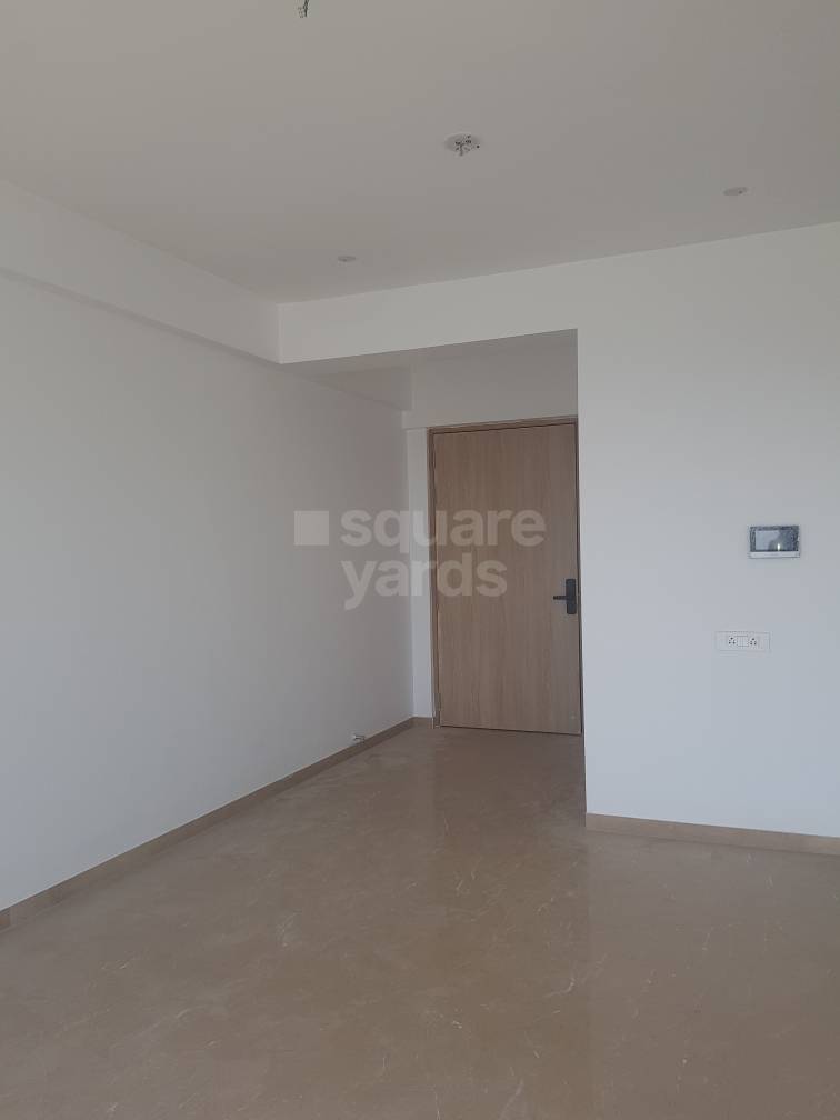 Rental 3 Bedroom 1350 Sq.Ft. Apartment in Soham Crystal Spires