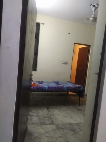 Room in  Pg at Tri Nagar – for Rent