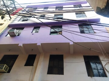  Pg – Entrance View at Tri Nagar - for Rent