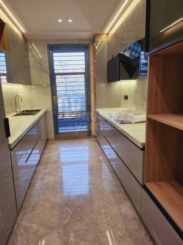 Resale 2.5 Bedroom 2200 Sq.Ft. Builder Floor in South City 1 Gurgaon