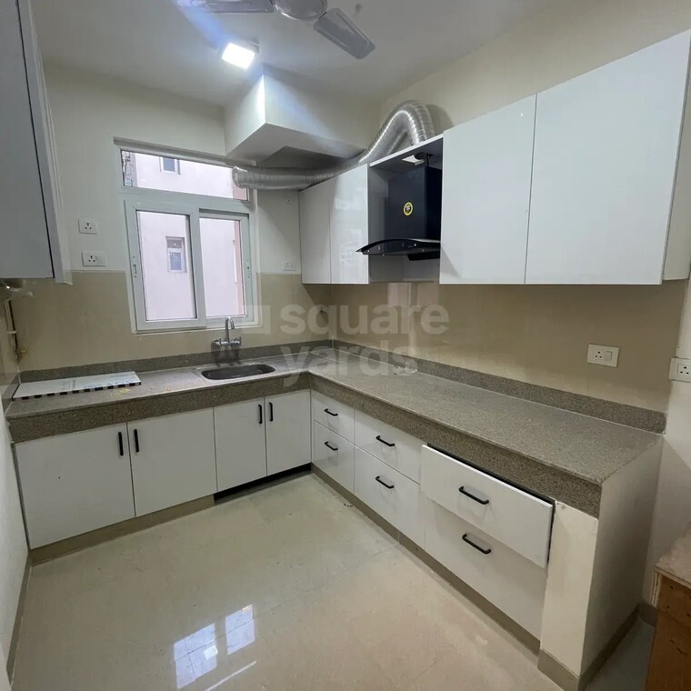 Kitchen, emaar-emerald-floors-premier 4 Bedroom 1975 Sq.Ft. Apartment In Sector 65 Gurgaon 10625953