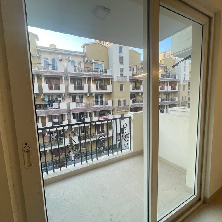 Balcony, emaar-emerald-floors-premier 4 Bedroom 1975 Sq.Ft. Apartment In Sector 65 Gurgaon 10625953