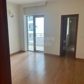 Room in 3 BHK Apartment at Paras Irene, Sector 70a – for Rent